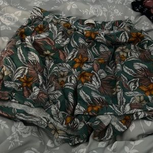 Selling these Aeropostale skirt /shorts